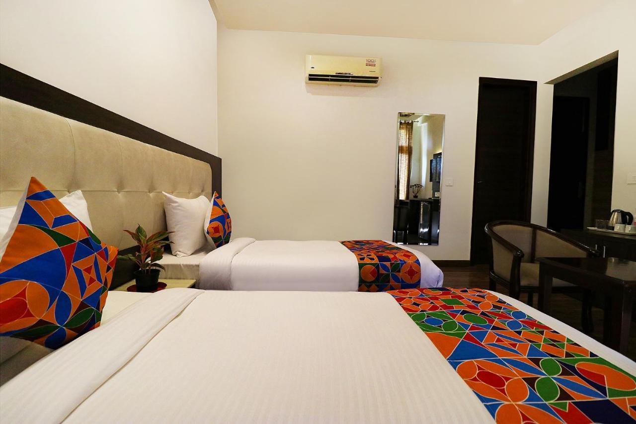 Fabhotel Oyster Villa Gurgaon Exterior foto
